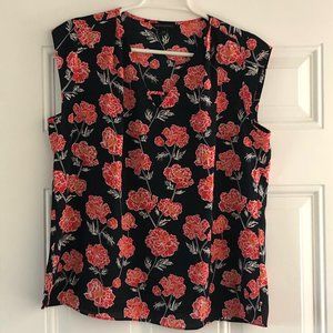 Banana Republic V-Neck Navy Blue Shell with Flowers - Size Medium Petite (MP)
